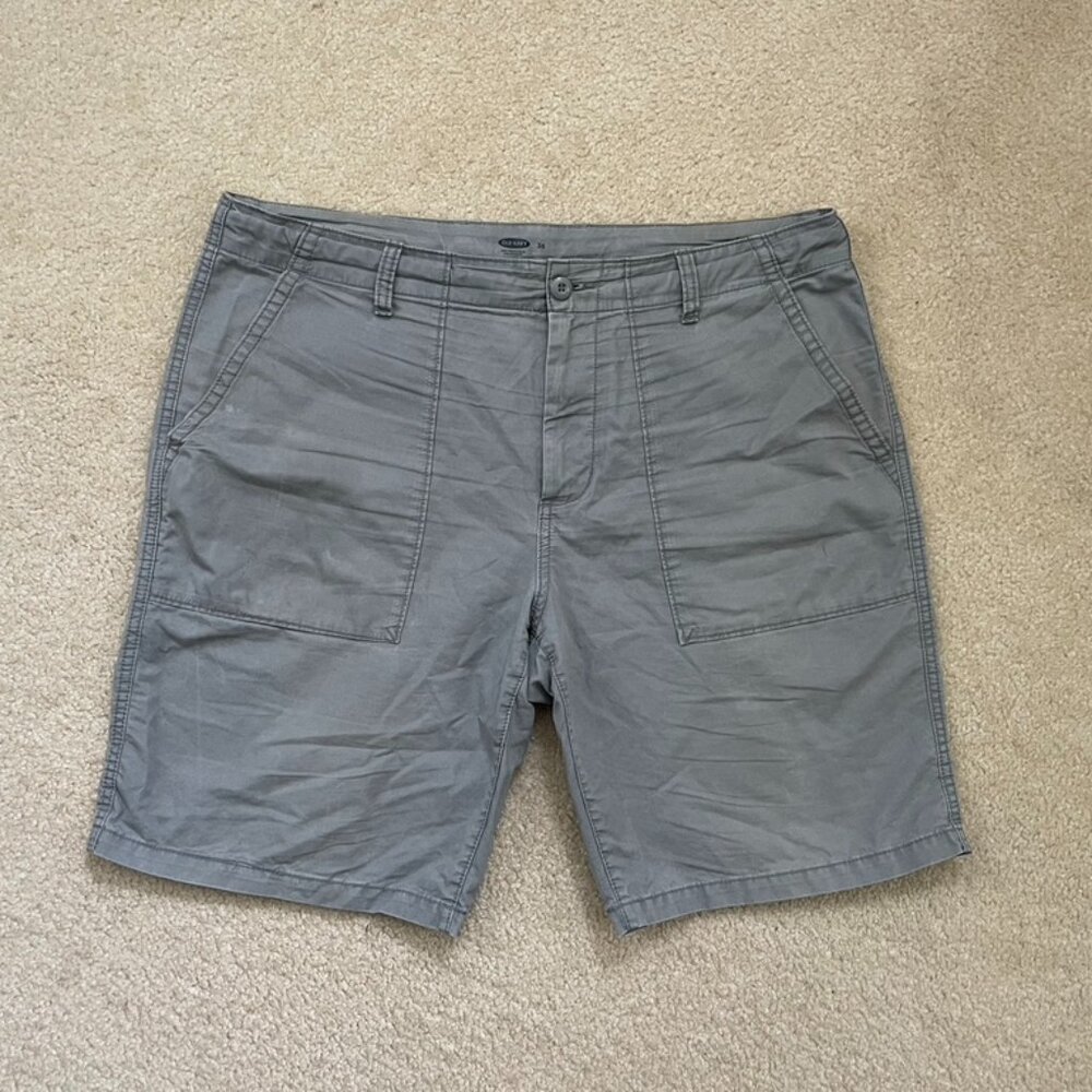 Old Navy Men's Shorts- Size 36 Grey